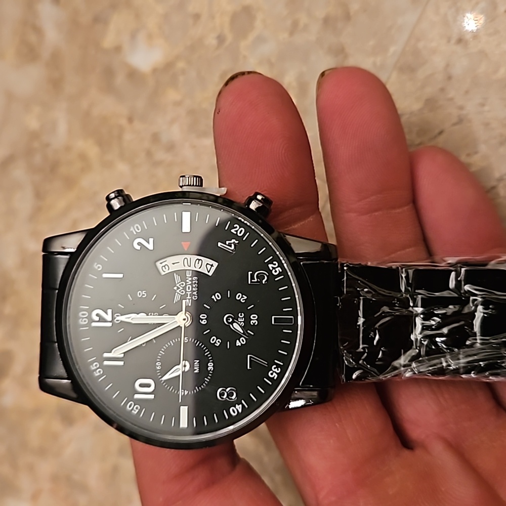 Mens black zhowe watch still new